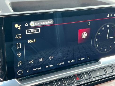 Used 2025 GMC Sierra 1500 SLT image 14