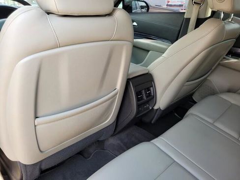 Used 2023 Cadillac XT4 Luxury w/ Cold Weather Package image 33