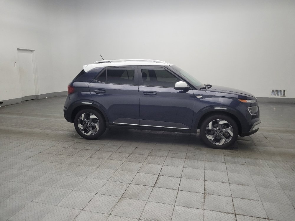 Used 2024 Hyundai Venue Limited FWD image 11