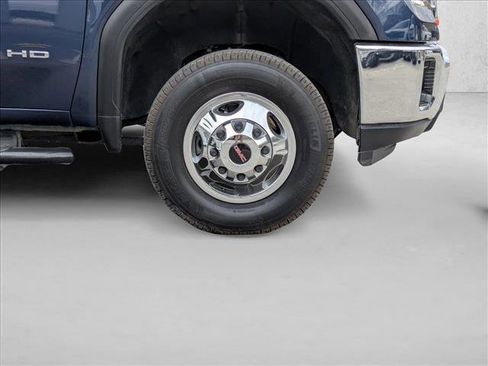 Used 2022 GMC Sierra 3500 SLE w/ SLE Convenience Package image 8