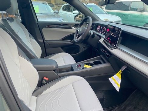 New 2026 Volkswagen Tiguan SE R-Line image 8