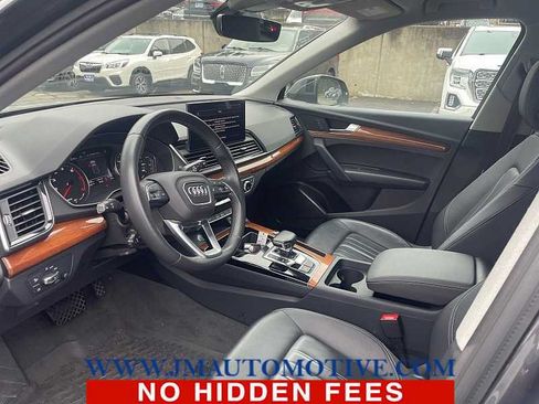 Used 2023 Audi Q5 2.0T Premium w/ Convenience Package AWD/4WD image 2