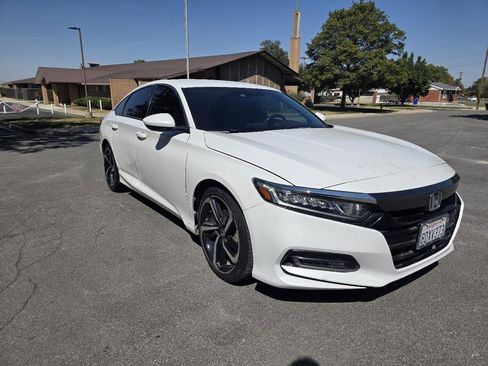 Used 2018 Honda Accord Sport image 5