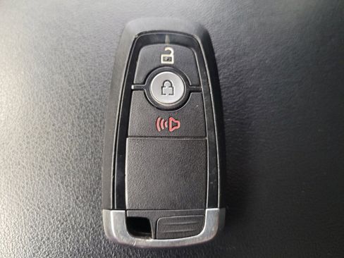 Used 2020 Ford Edge SE image 32