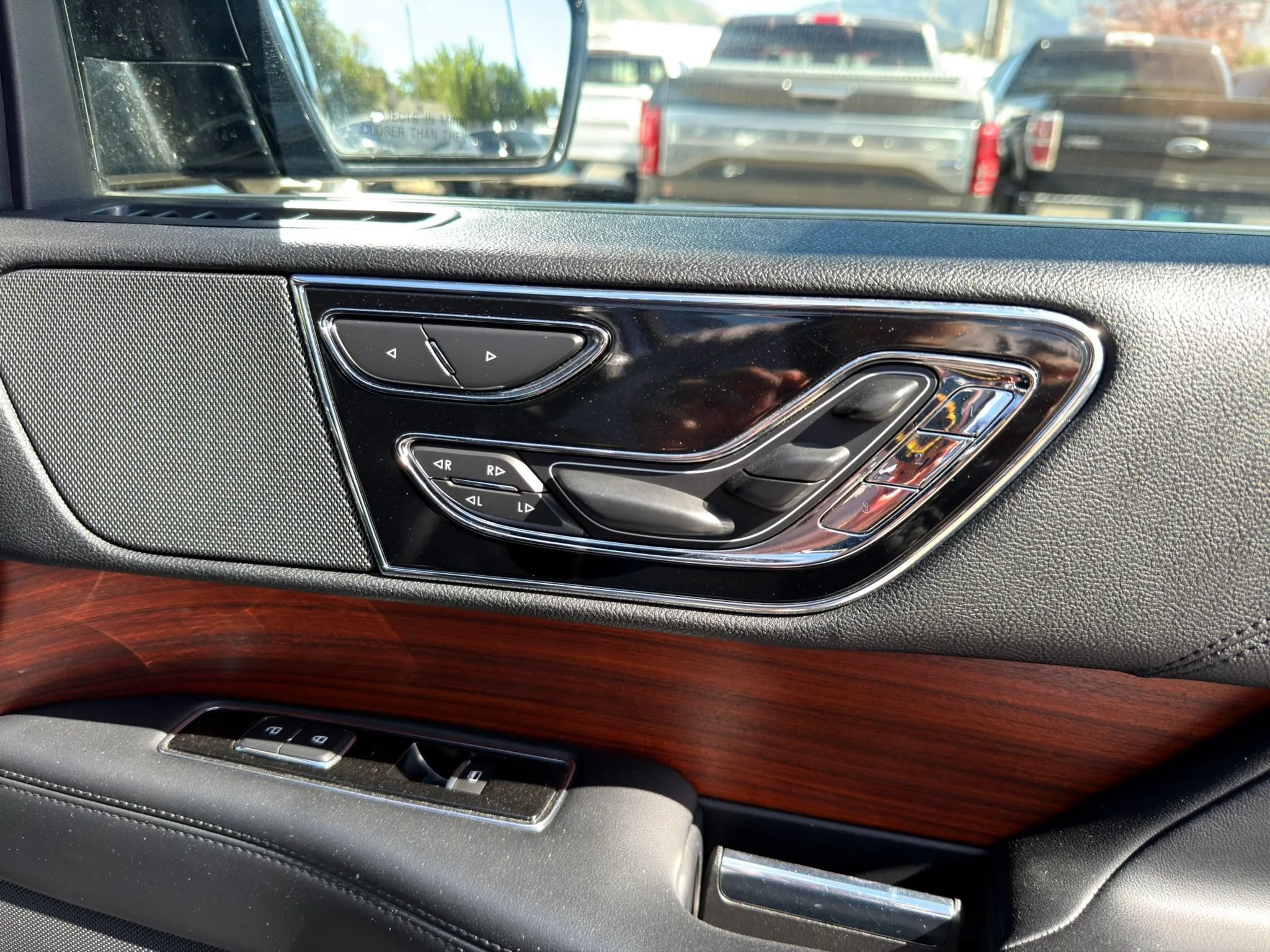 Used 2021 Lincoln Navigator L Reserve AWD/4WD image 17