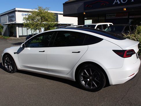 Used 2023 Tesla Model 3 Standard Range RWD image 3