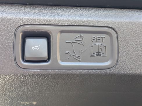 Used 2022 Ford Expedition Platinum image 36