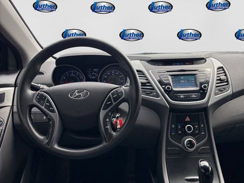Used 2015 Hyundai Elantra SE w/ Option Group 02 FWD image 16