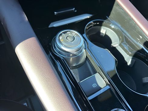 Used 2025 Ford Explorer Platinum image 20