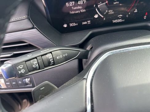 Used 2025 GMC Acadia Elevation image 22