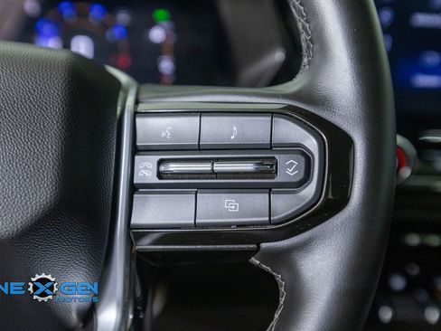 Used 2023 Chevrolet Colorado LT w/ LT Convenience Package AWD/4WD image 15