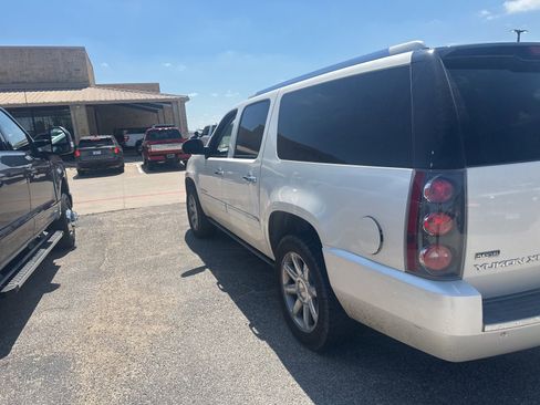 Used 2009 GMC Yukon XL Denali AWD/4WD image 7