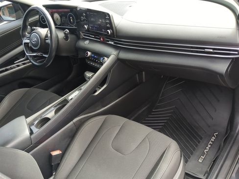 Used 2021 Hyundai Elantra SEL w/ Convenience Package image 39