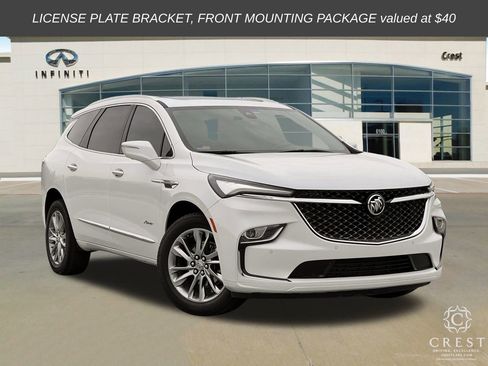 Used 2023 Buick Enclave Avenir image 2