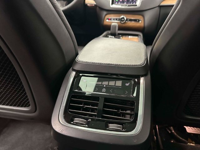 Used 2023 Volvo XC90 B6 Plus w/ Protection Package Premier AWD/4WD image 33