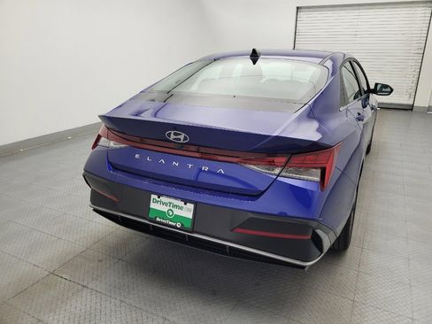 Used 2025 Hyundai Elantra SEL image 7