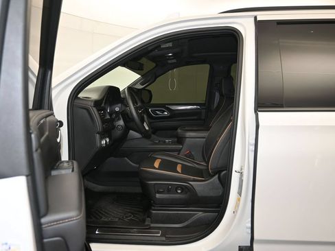 Used 2024 GMC Yukon XL AT4 AWD/4WD image 23