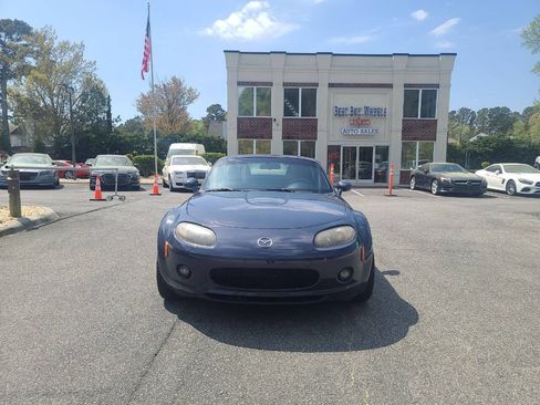 Used 2006 MAZDA MX-5 Miata Touring RWD image 2