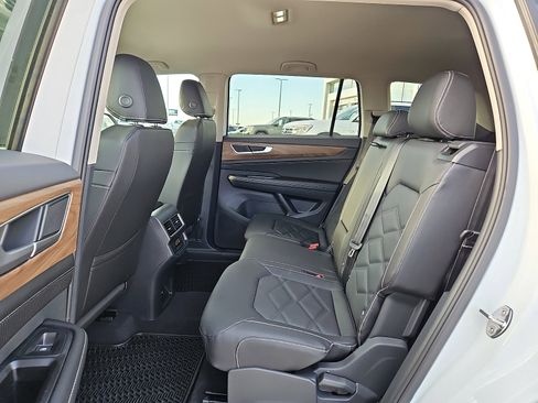 New 2026 Volkswagen Atlas SE image 10