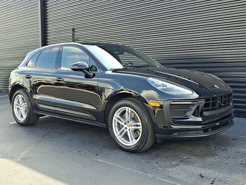 Certified 2026 Porsche Macan AWD/4WD image 9