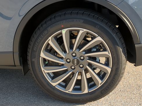 New 2026 Lincoln Corsair Reserve FWD image 9