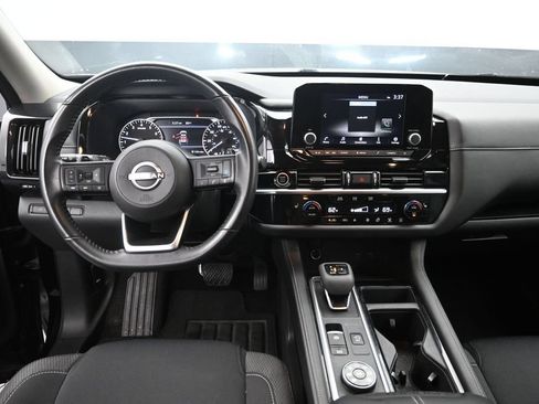 Used 2024 Nissan Pathfinder SV AWD/4WD image 11