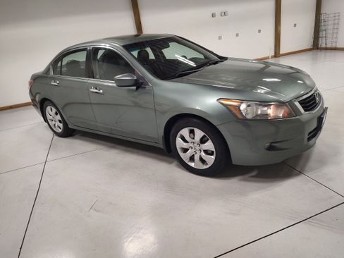 Used 2010 Honda Accord EX-L image 2