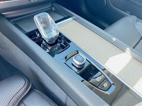 New 2026 Volvo XC60 B5 Ultra w/ Protection Package Premier image 20