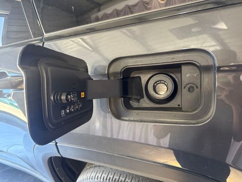 Used 2022 Jeep Grand Cherokee Altitude AWD/4WD image 12