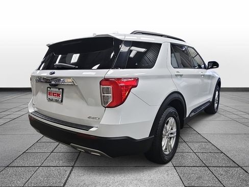 Used 2023 Ford Explorer XLT w/ Equipment Group 202A image 5