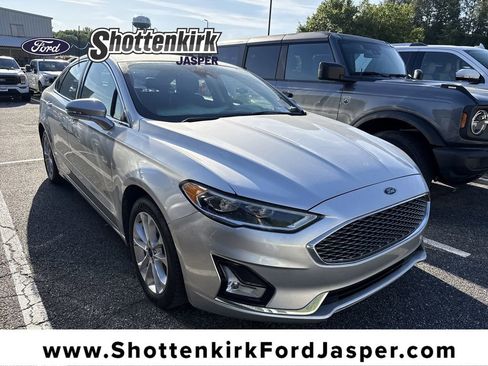 Used 2019 Ford Fusion Energi Titanium FWD image 1