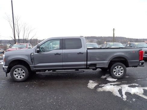 Used 2024 Ford F250 XLT image 2