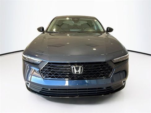 Used 2025 Honda Accord Touring image 2