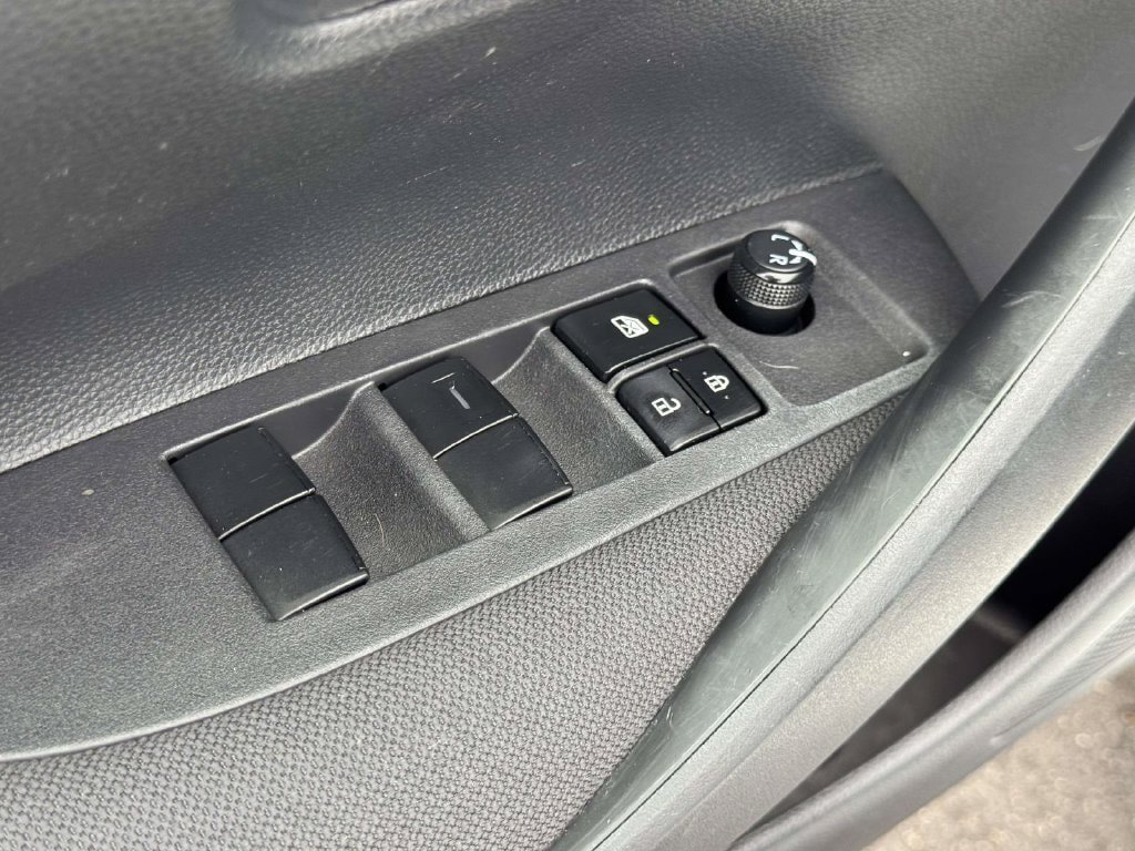 Used 2025 Toyota Corolla LE FWD image 18
