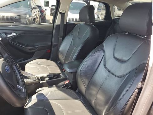 Used 2016 Ford Focus Titanium FWD image 20