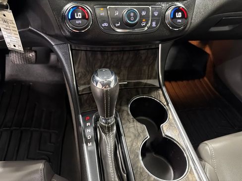 Used 2014 Chevrolet Impala LT FWD image 27