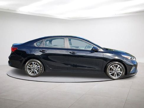 Used 2023 Kia Forte LXS image 8