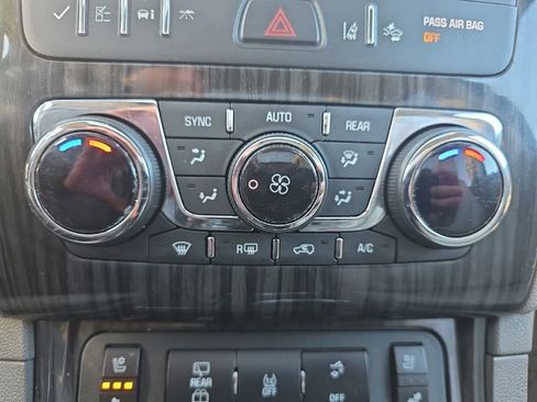 Used 2014 Chevrolet Traverse LTZ image 31