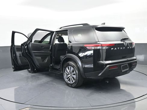 Used 2025 Nissan Pathfinder SV image 78