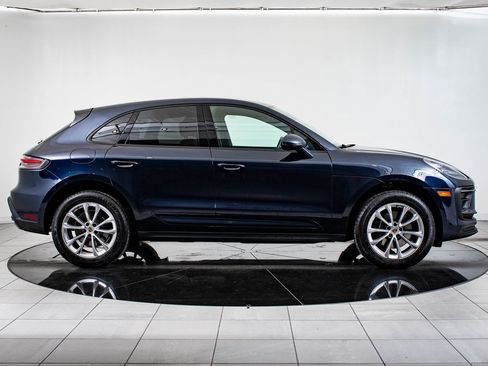 Certified 2023 Porsche Macan image 9