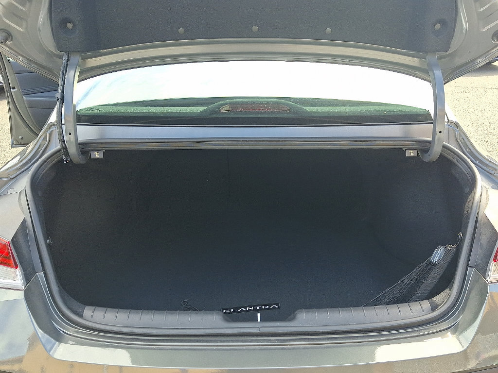 Used 2026 Hyundai Elantra SEL Sport Premium FWD image 30