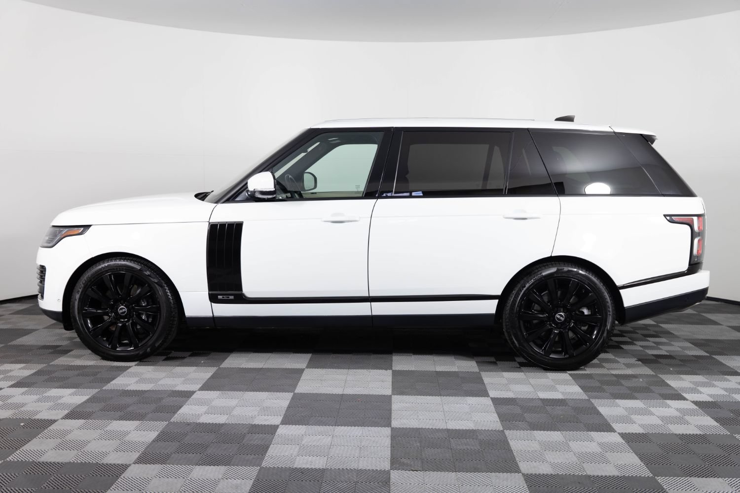 Used 2019 Land Rover Range Rover Long Wheelbase Supercharged AWD/4WD image 3