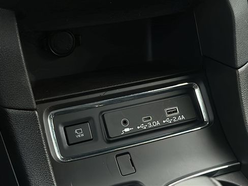 Certified 2025 Subaru Ascent Bronze Edition AWD/4WD image 20
