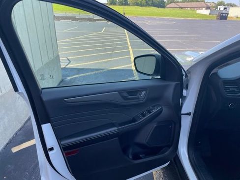 Used 2024 Ford Escape Active w/ Tech Pack #1 AWD/4WD image 18