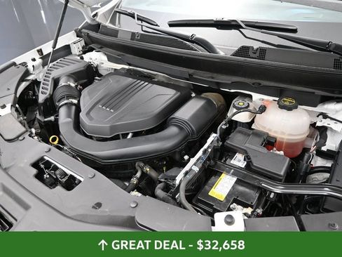 Used 2024 Chevrolet Traverse LT FWD image 14