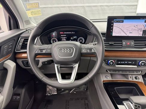 Used 2023 Audi Q5 e Premium Plus AWD/4WD image 8