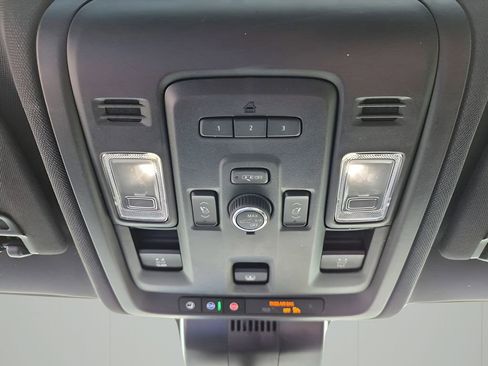 Used 2024 GMC Yukon XL AT4 w/ AT4 Premium Plus Package AWD/4WD image 42