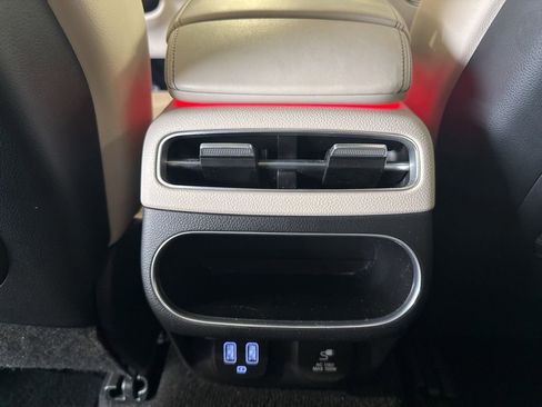 Used 2022 Genesis GV70 2.5T w/ Advanced Package image 29