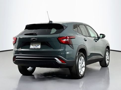 New 2026 Chevrolet Trax LS w/ LS Convenience Package FWD image 7