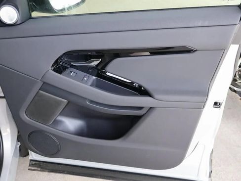 New 2026 Land Rover Range Rover Evoque Dynamic SE AWD/4WD image 36